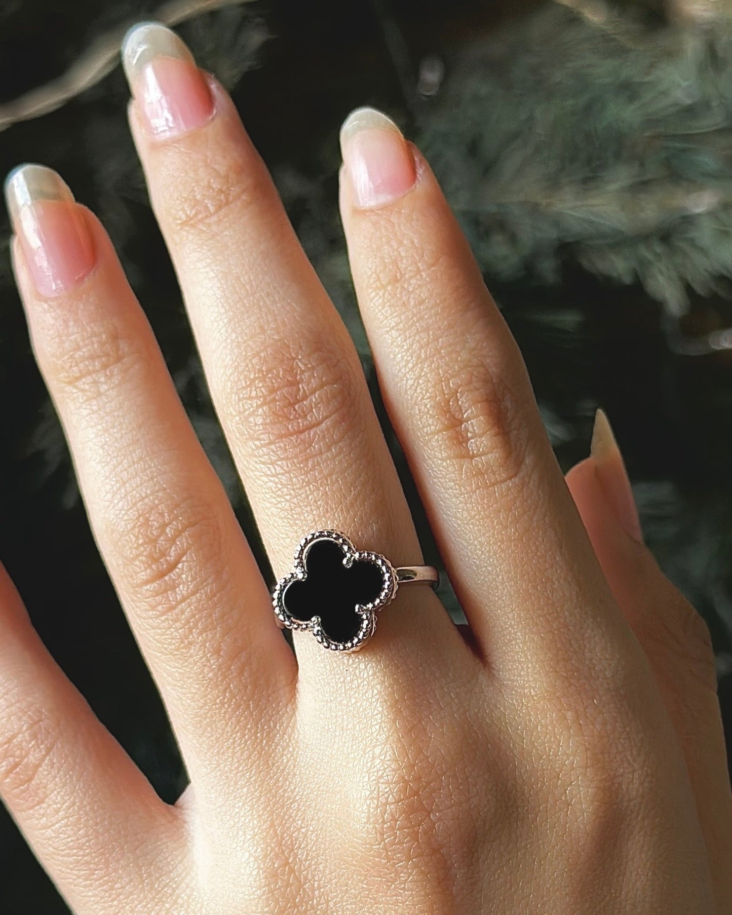 Noir Clover Ring