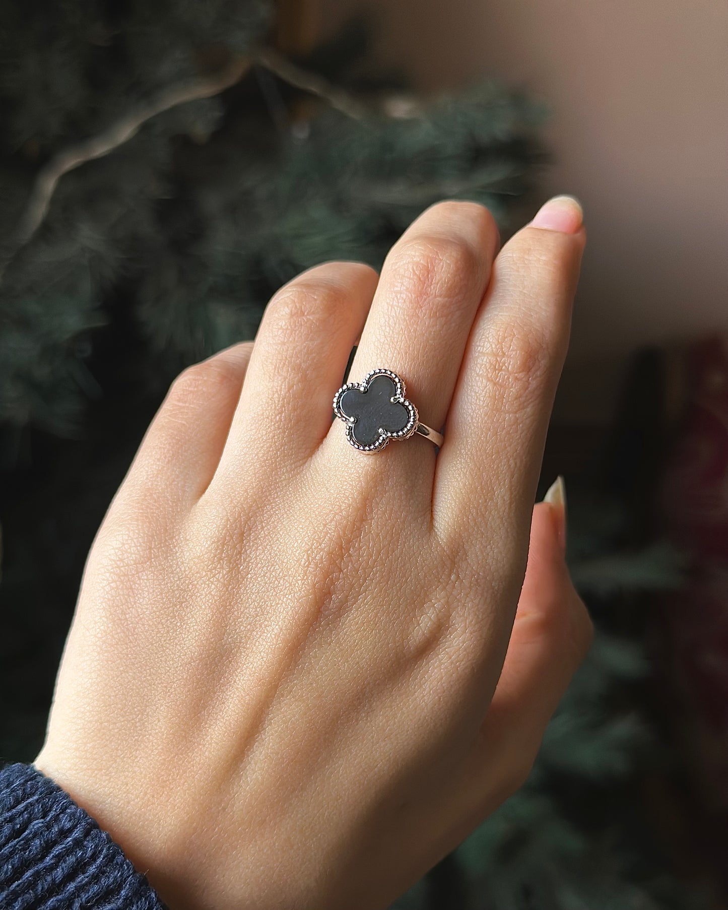 Noir Clover Ring