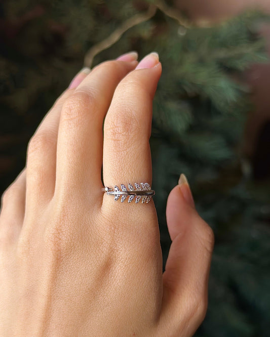 Leaf Whisper Ring